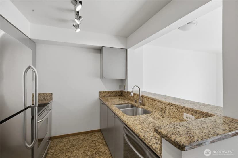 Property photo for 1125 E Olive Street #604, Seattle photo 7