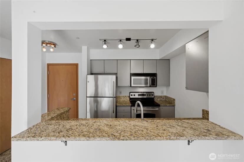 Property photo for 1125 E Olive Street #604, Seattle photo 9