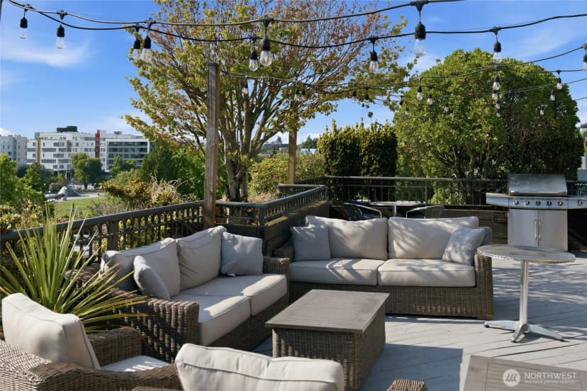 Property photo for 1125 E Olive Street #604, Seattle photo 27