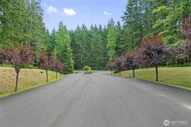 Property photo for 1911 147th Street Nw, Marysville photo 2