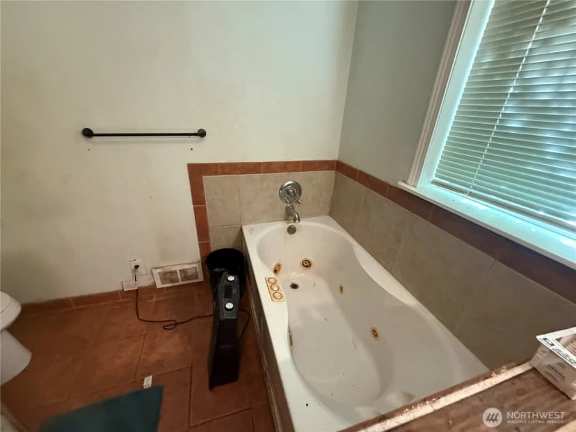 Property photo for 664 State Route 409, Cathlamet photo 17