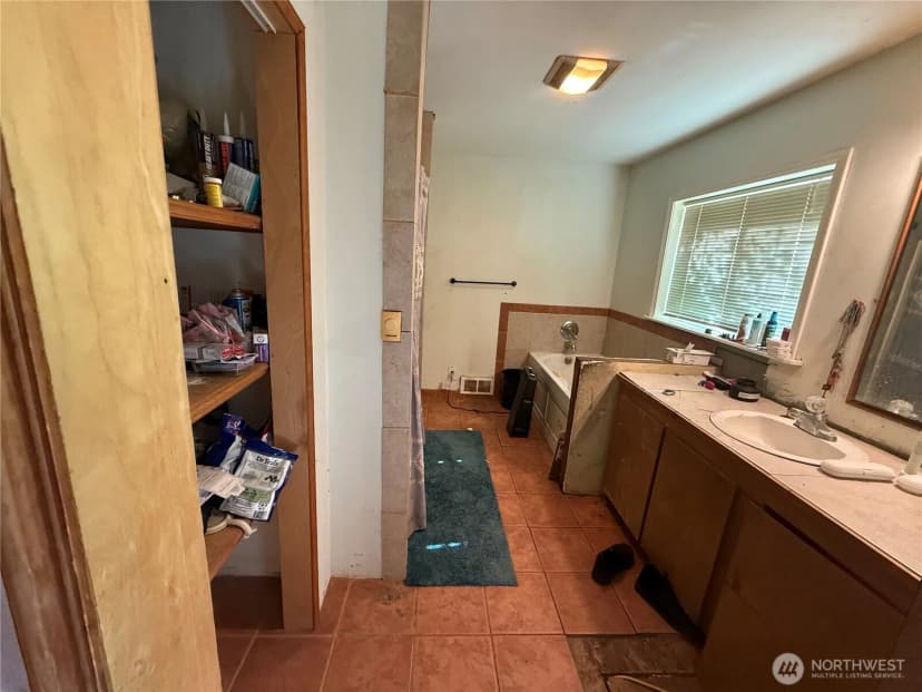 Property photo for 664 State Route 409, Cathlamet photo 16