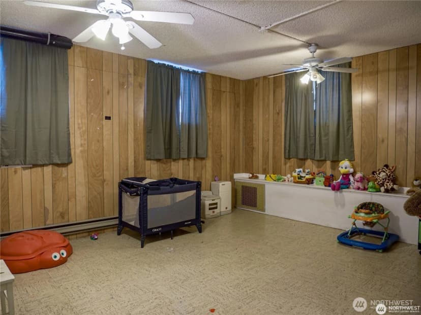 Property photo for 1300 Foster Avenue, Bridgeport photo 11