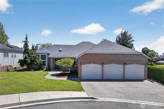 Property photo for 213 S 78th Avenue, Yakima