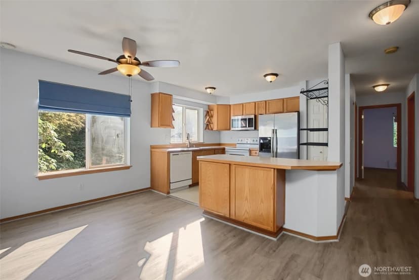 Property photo for 8833 1st Street Ne #j204, Lake Stevens