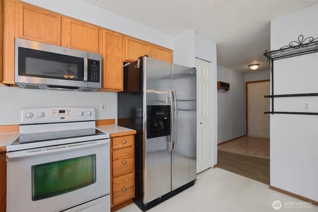 Property photo for 8833 1st Street Ne #j204, Lake Stevens photo 5