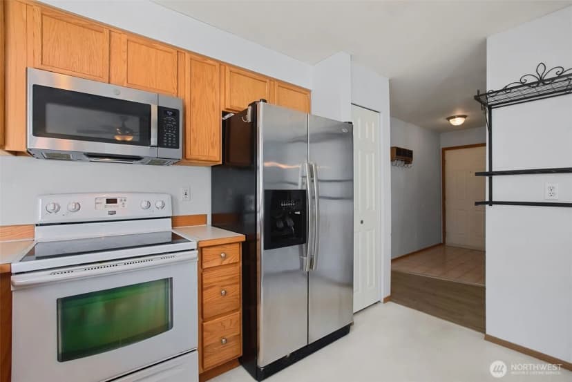 Property photo for 8833 1st Street Ne #j204, Lake Stevens photo 5