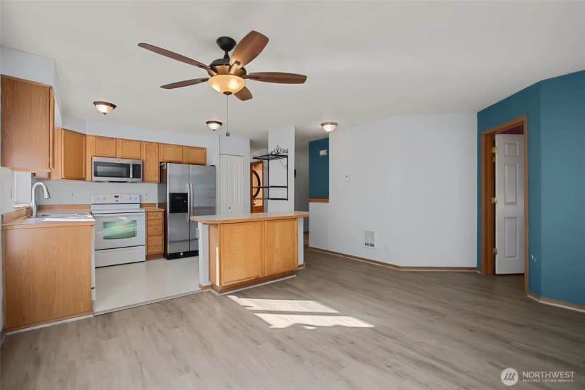 Property photo for 8833 1st Street Ne #j204, Lake Stevens photo 4