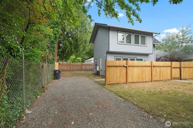 Property photo for 2317 Washington Street Se, Olympia photo 2