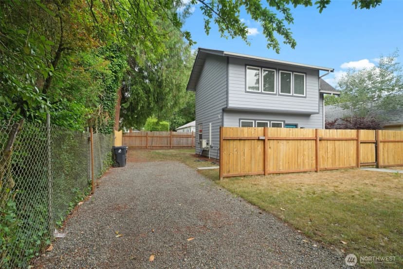 Property photo for 2317 Washington Street Se, Olympia photo 2