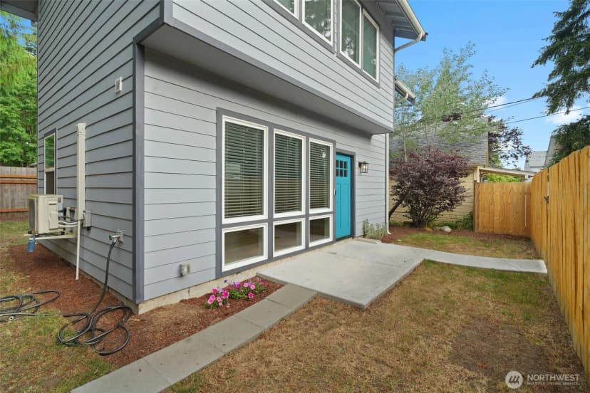 Property photo for 2317 Washington Street Se, Olympia photo 4