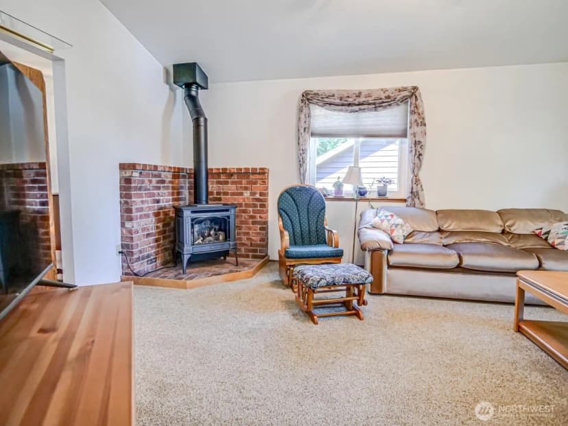 Property photo for 1608 Puget Drive, Everett photo 15