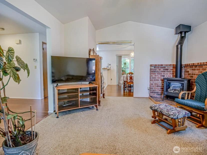 Property photo for 1608 Puget Drive, Everett photo 12