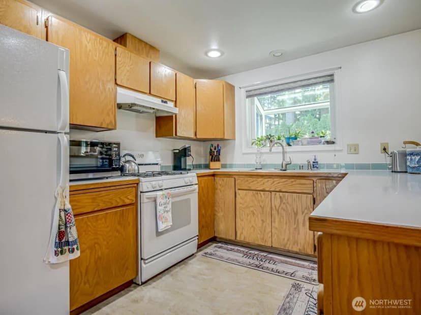 Property photo for 1608 Puget Drive, Everett photo 7