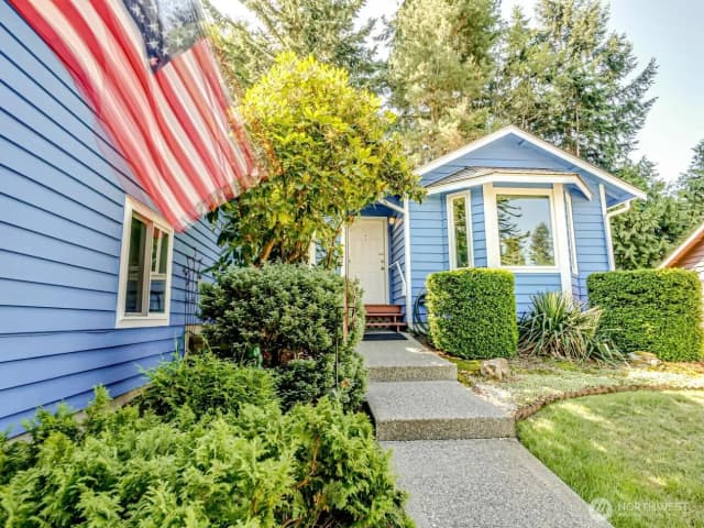 Property photo for 1608 Puget Drive, Everett photo 2