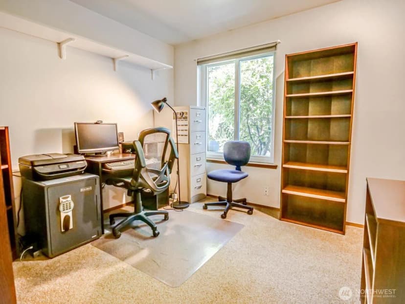 Property photo for 1608 Puget Drive, Everett photo 17