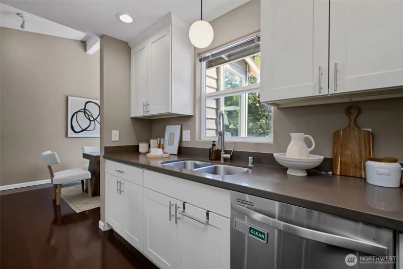 Property photo for 15611 Se 24th Street, Bellevue photo 11