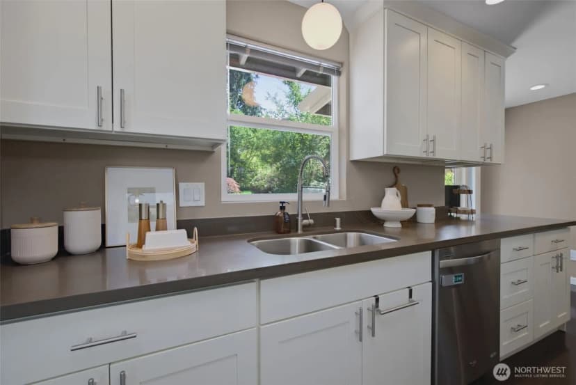 Property photo for 15611 Se 24th Street, Bellevue photo 10