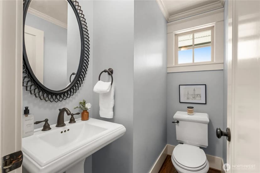 Property photo for 1917 8th Avenue W #b, Seattle photo 13