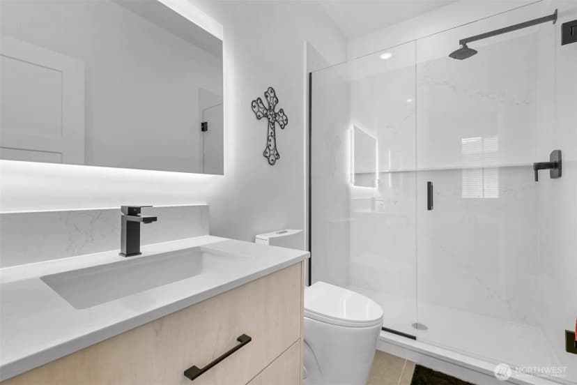 Property photo for 203 Pebblebrook Drive, Lynden photo 22