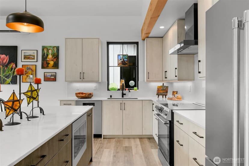 Property photo for 203 Pebblebrook Drive, Lynden photo 6