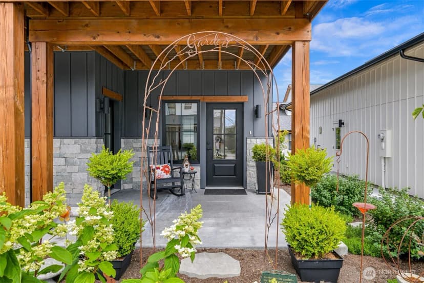 Property photo for 203 Pebblebrook Drive, Lynden photo 24