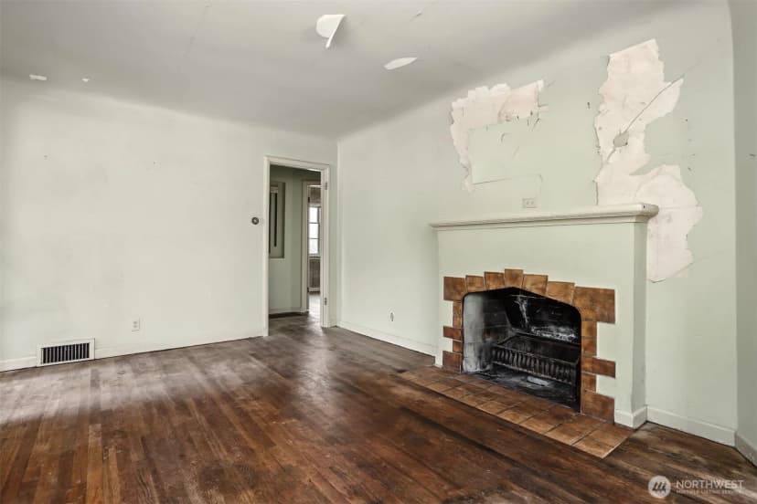 Property photo for 8552 31st Avenue Nw, Seattle photo 12