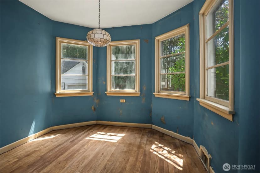 Property photo for 8552 31st Avenue Nw, Seattle photo 6