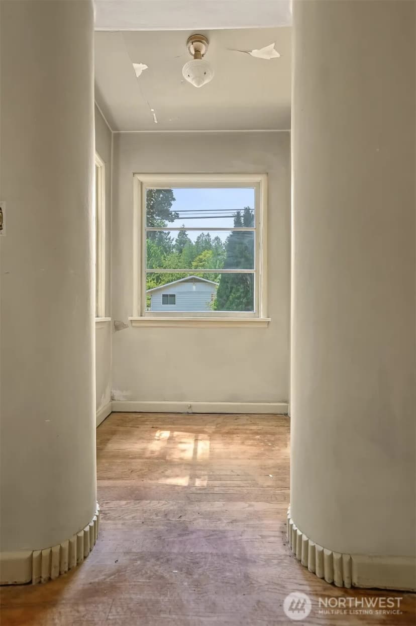 Property photo for 8552 31st Avenue Nw, Seattle photo 11