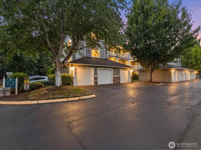 Property photo for 12712 Admiralty Way #c301, Everett photo 28