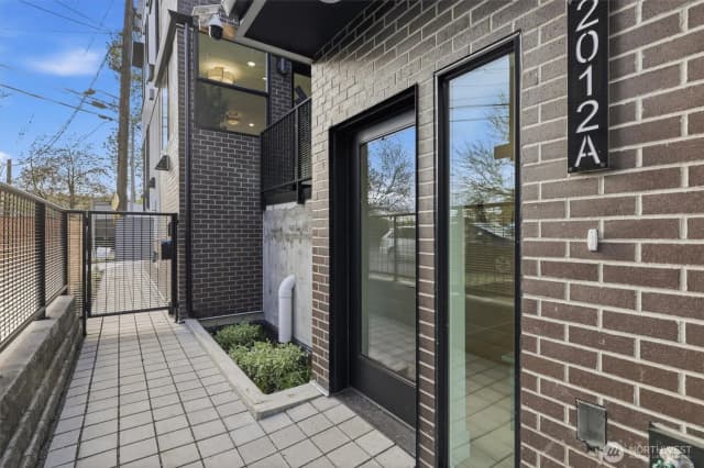 Property photo for 2012 Fairview Avenue E #a, Seattle photo 3