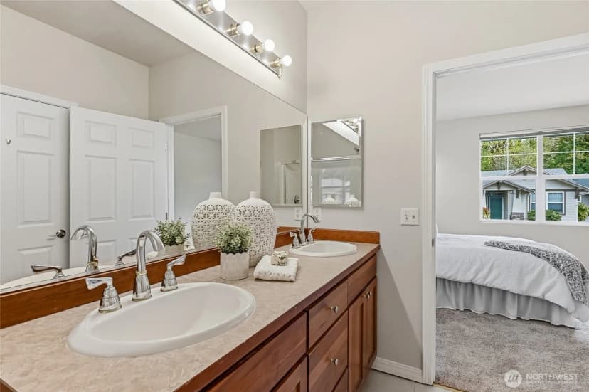 Property photo for 11711 239th Avenue Ne, Redmond photo 18