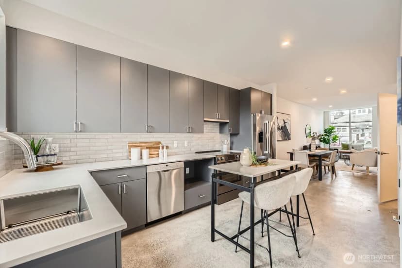 Property photo for 6608 Carleton Avenue S #b, Seattle photo 9