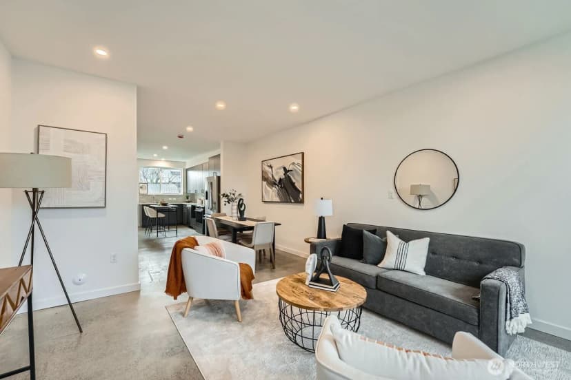 Property photo for 6608 Carleton Avenue S #b, Seattle photo 3