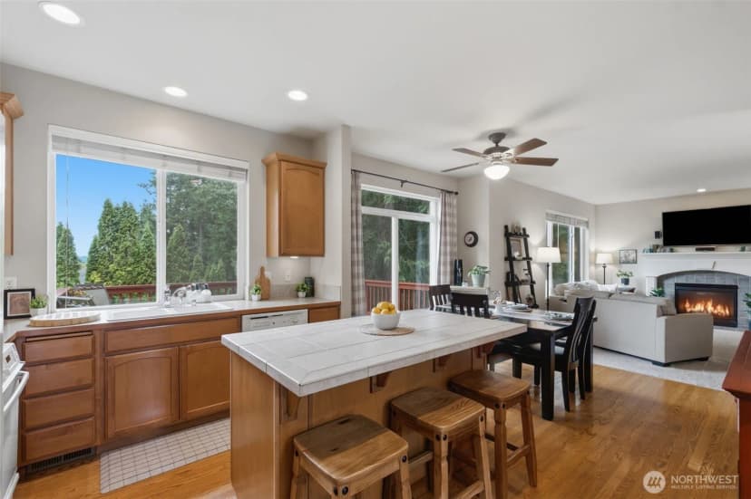 Property photo for 8400 Jeatran Place Nw, Silverdale photo 9