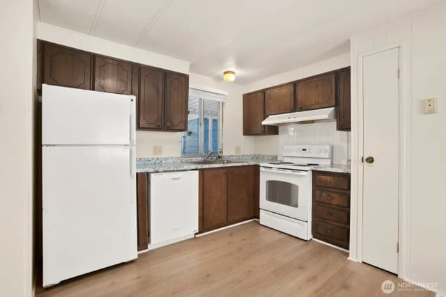 Property photo for 1121 244th Street Sw #42, Bothell photo 4
