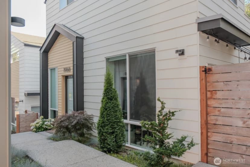 Property photo for 1916 18th Avenue S #b, Seattle