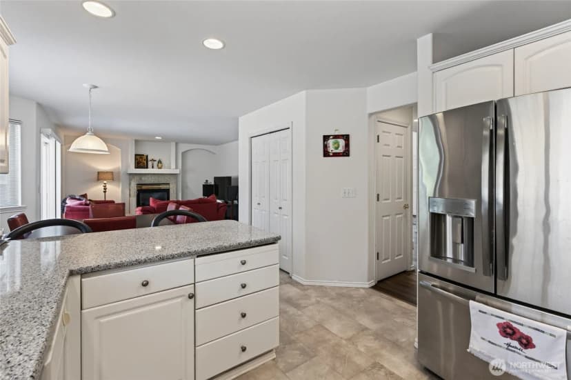 Property photo for 12450 Se 198th Place, Kent photo 10