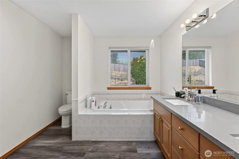 Property photo for 12450 Se 198th Place, Kent photo 25