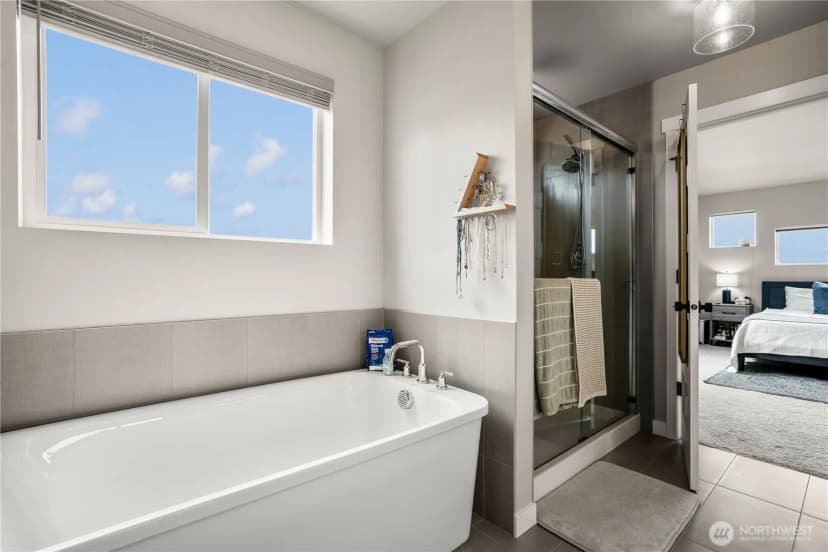 Property photo for 7026 61st Place Ne, Marysville photo 18