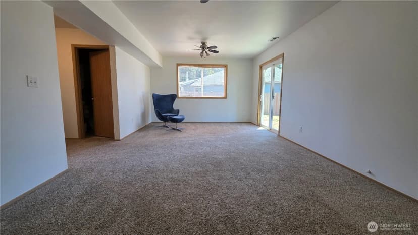 Property photo for 128 Berggren Road N, Eatonville photo 23