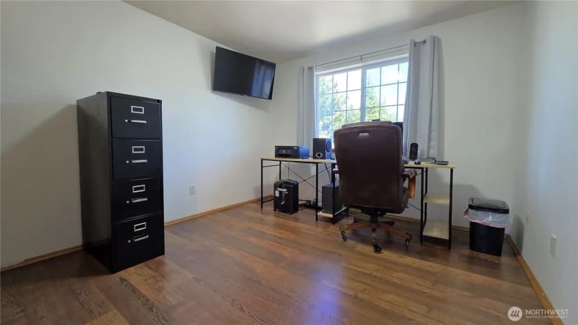 Property photo for 128 Berggren Road N, Eatonville photo 19
