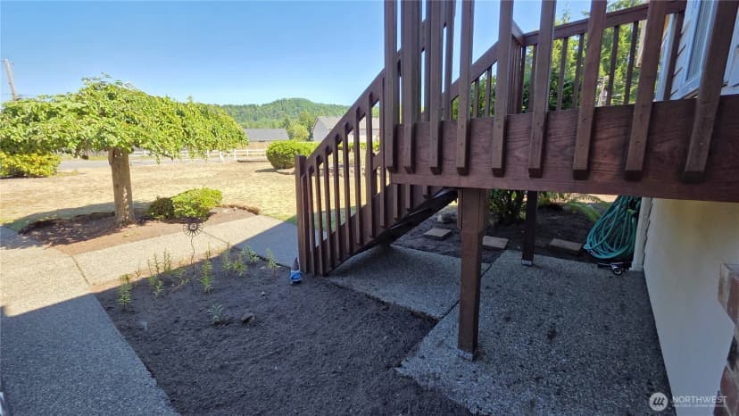 Property photo for 128 Berggren Road N, Eatonville photo 37