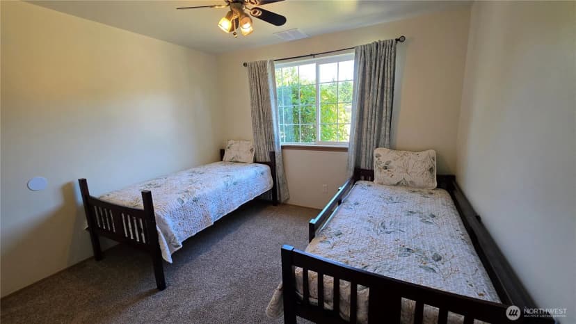 Property photo for 128 Berggren Road N, Eatonville photo 25