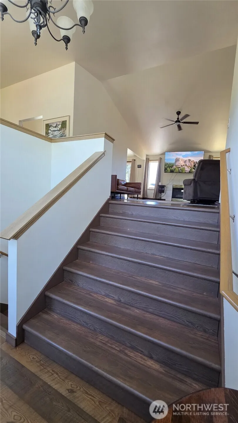 Property photo for 128 Berggren Road N, Eatonville photo 3