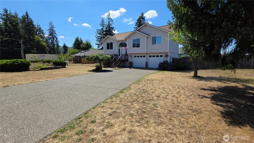 Property photo for 128 Berggren Road N, Eatonville photo 39