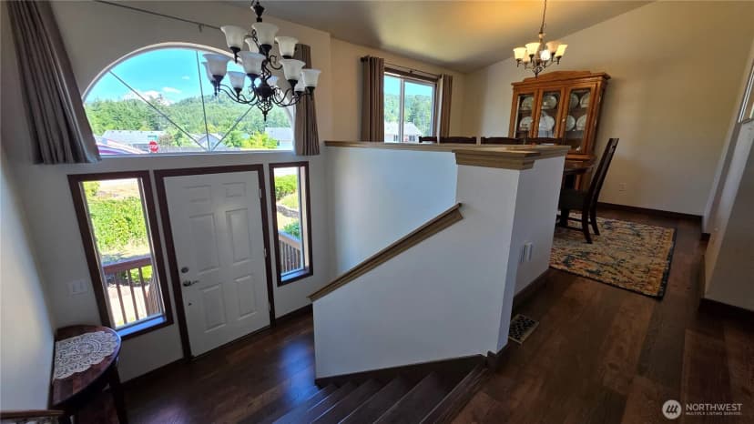 Property photo for 128 Berggren Road N, Eatonville photo 10