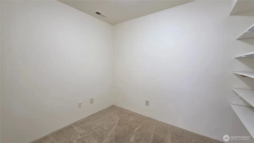Property photo for 128 Berggren Road N, Eatonville photo 28