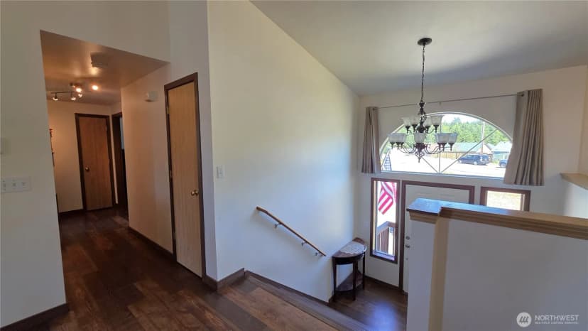 Property photo for 128 Berggren Road N, Eatonville photo 11