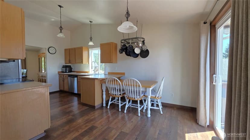 Property photo for 128 Berggren Road N, Eatonville photo 8